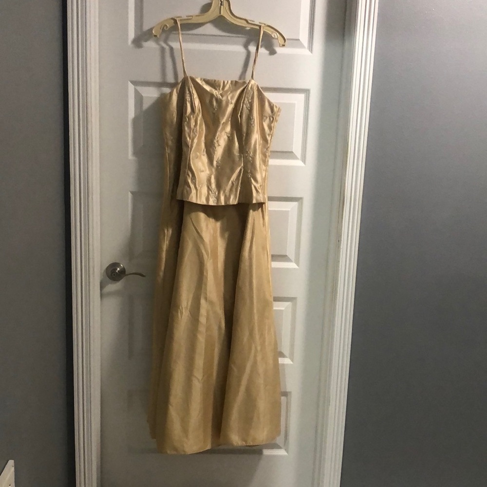 Hand made gold dress worn for a 50th Anniversary. I’d say it fits like a 10
